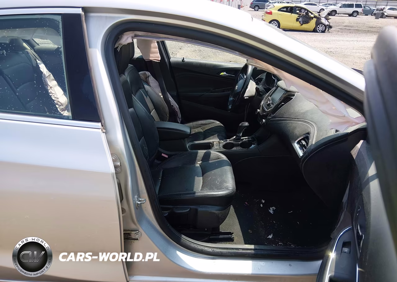 2017 Chevrolet Cruze Premier Auto VIN:3G1BF6SM8HS590083 - 5