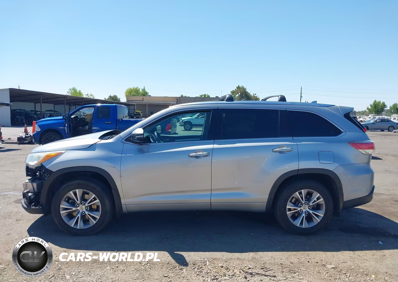 2015 Toyota Highlander Xle V6 VIN:5TDJKRFH8FS126127 - 14