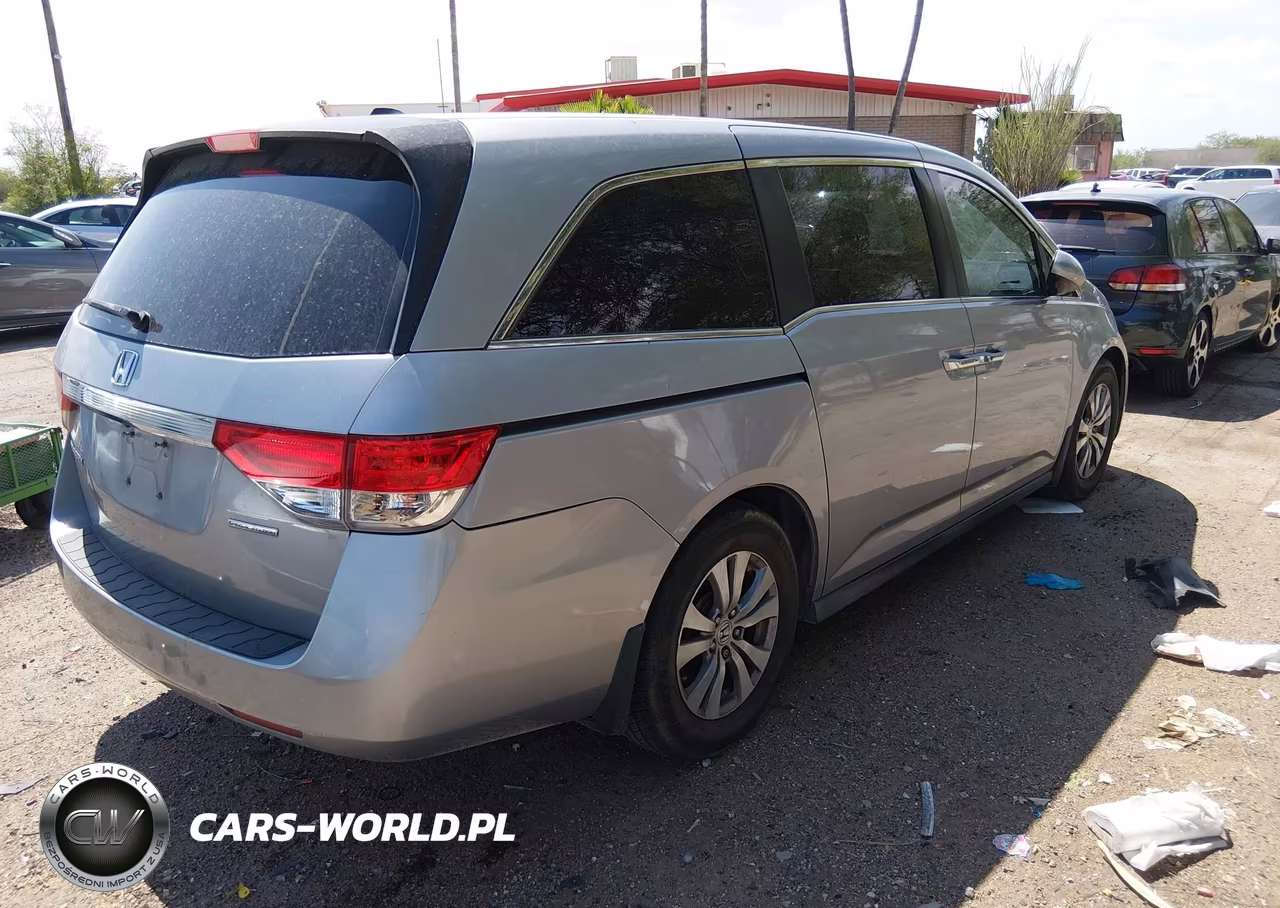 2017 Honda Odyssey Se VIN:5FNRL5H30HB017825 - 4