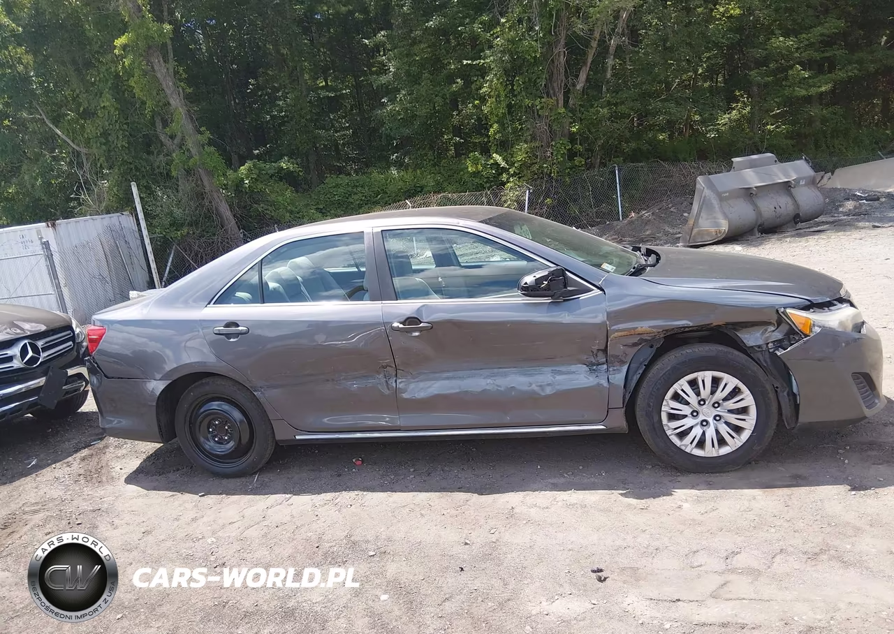 2014 Toyota Camry Le VIN:4T4BF1FK6ER381229 - 13