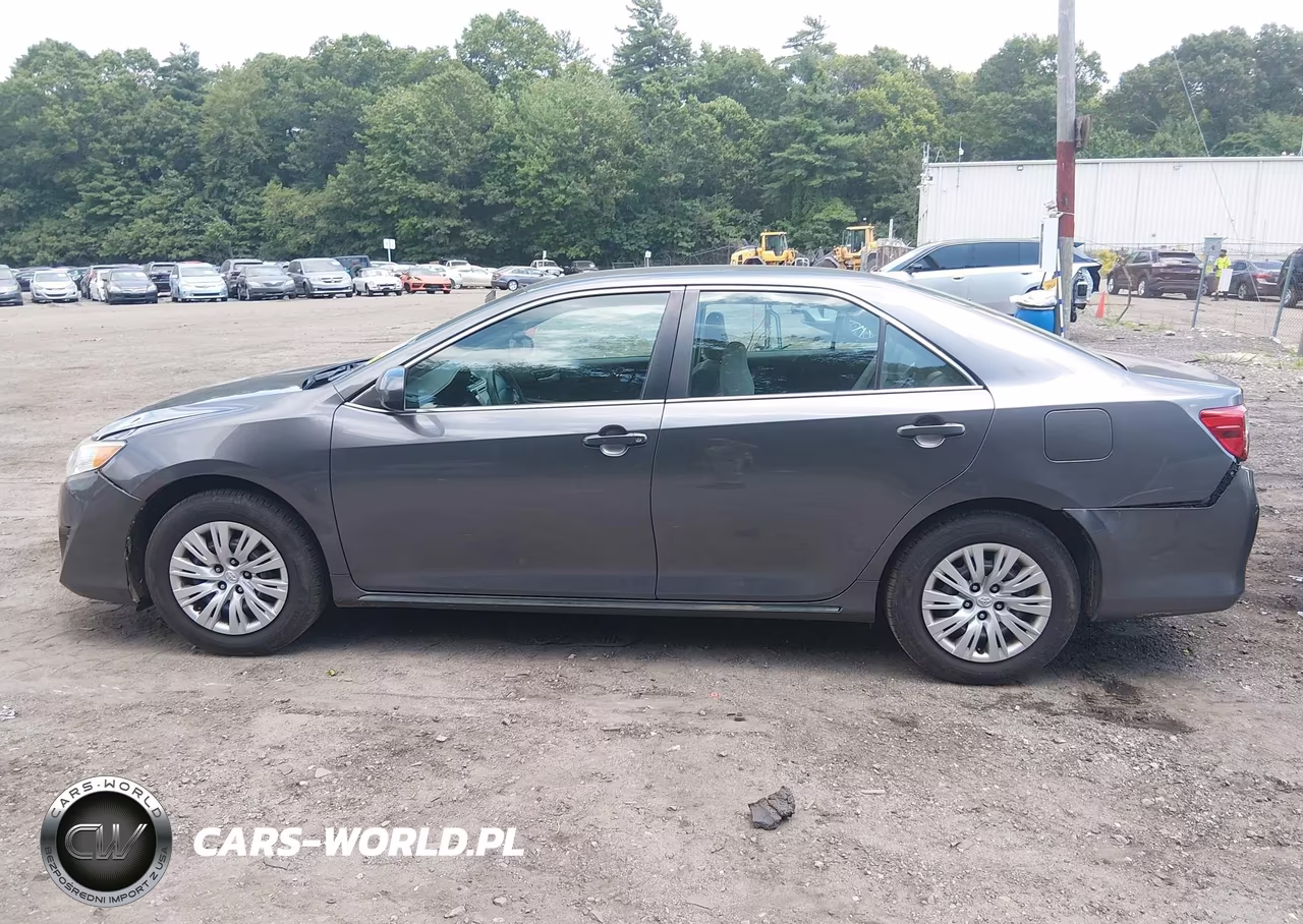 2014 Toyota Camry Le VIN:4T4BF1FK6ER381229 - 14