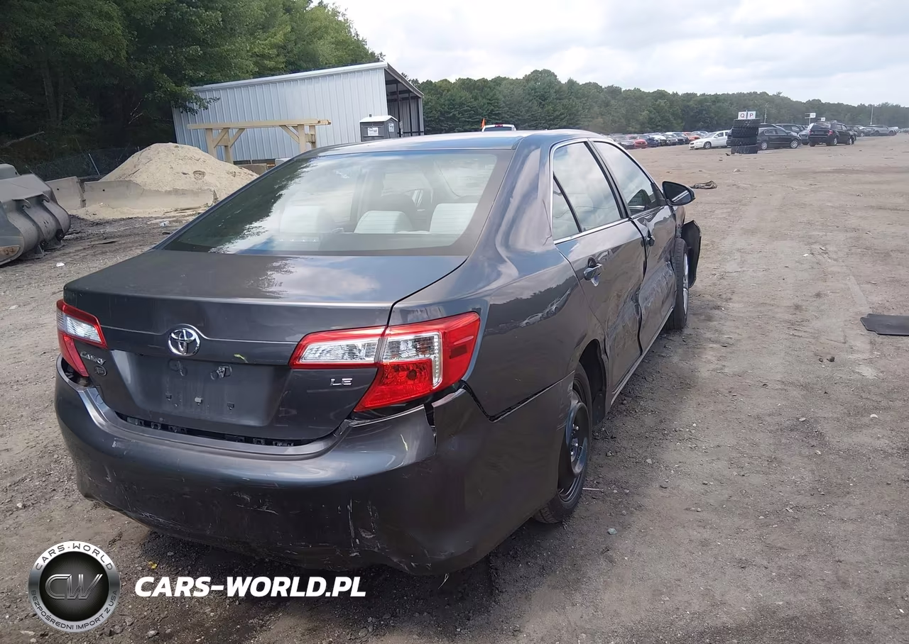 2014 Toyota Camry Le VIN:4T4BF1FK6ER381229 - 4