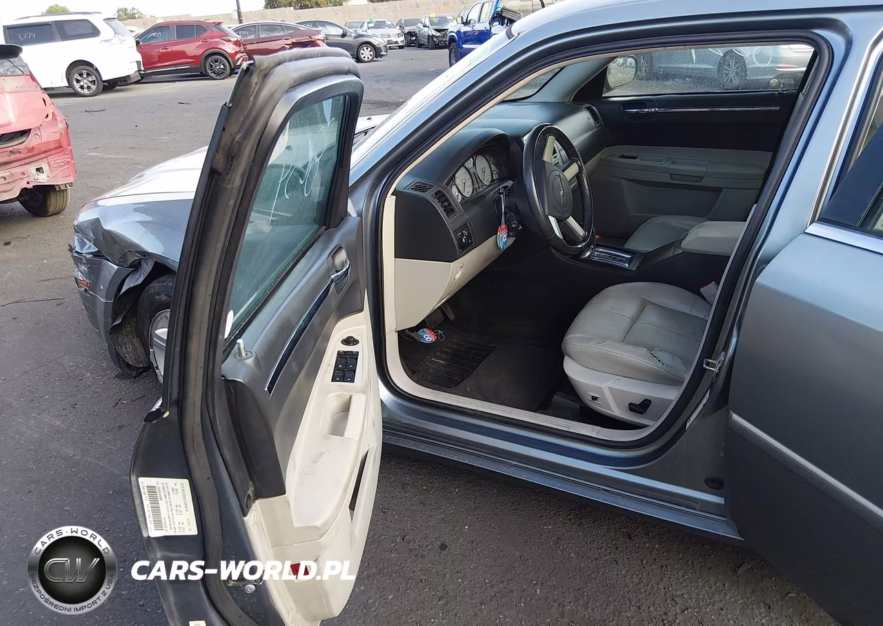 2006 Chrysler 300 Touring VIN:2C3KA53G16H520986 - 5