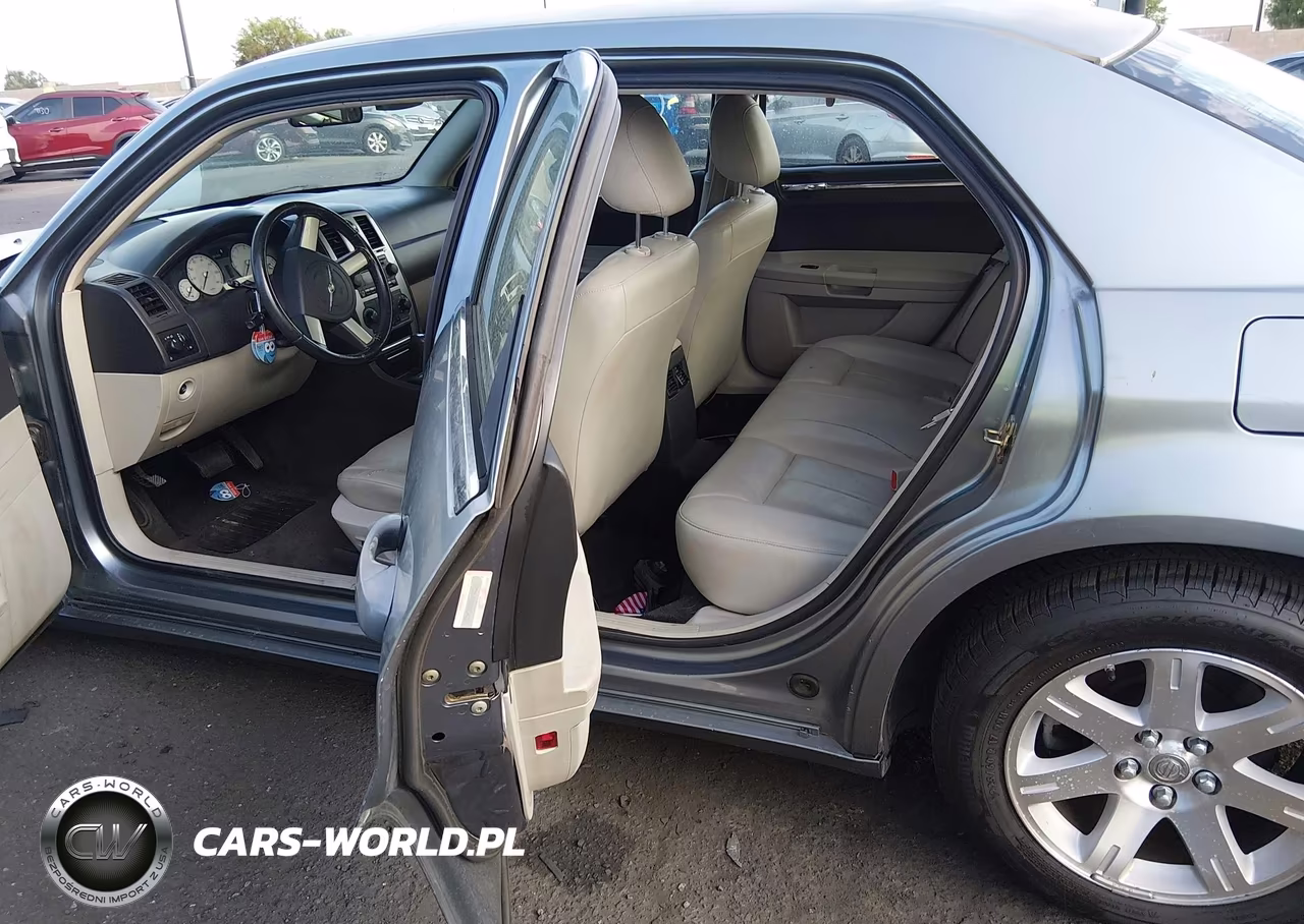 2006 Chrysler 300 Touring VIN:2C3KA53G16H520986 - 8