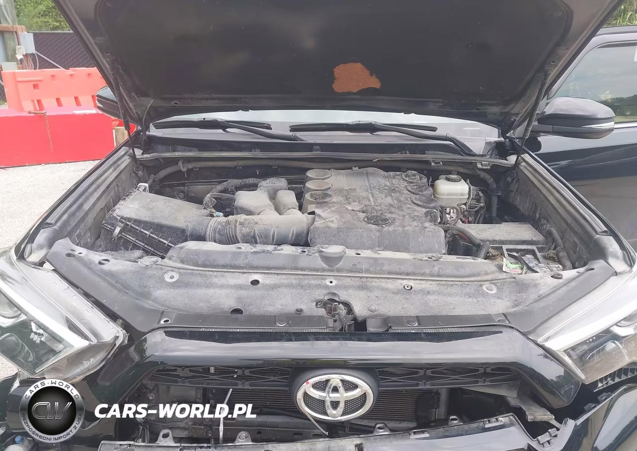 2018 Toyota 4Runner Limited VIN:JTEBU5JR6J5585366 - 10
