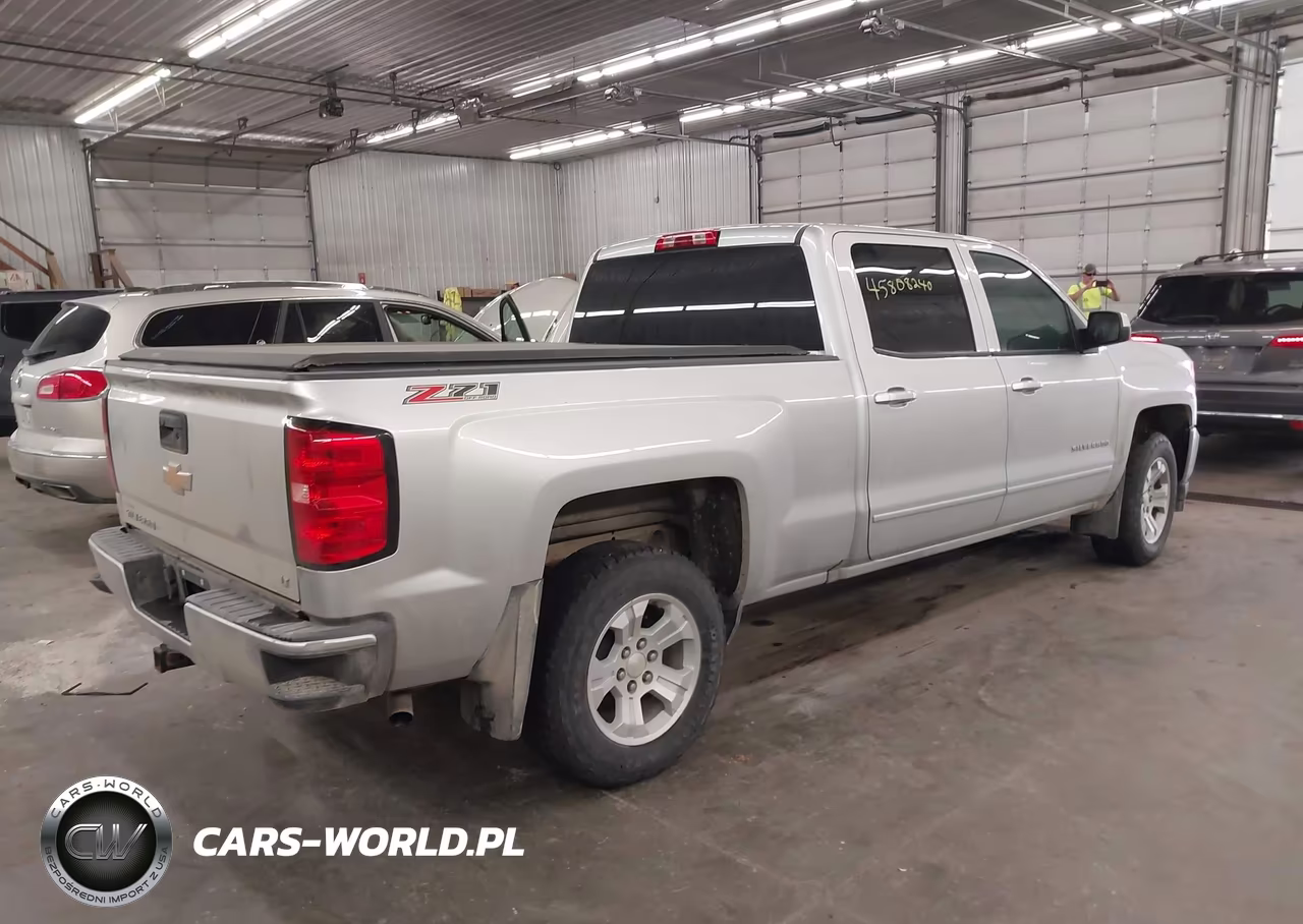 2018 Chevrolet Silverado 1500 2Lt VIN:3GCUKREC9JG380908 - 4