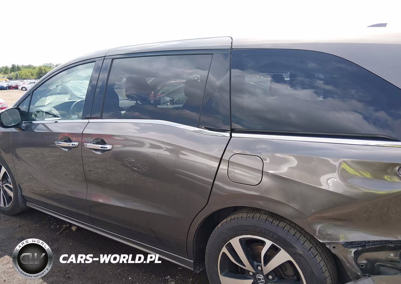 2018 Honda Odyssey Elite VIN:5FNRL6H94JB055011 - 14