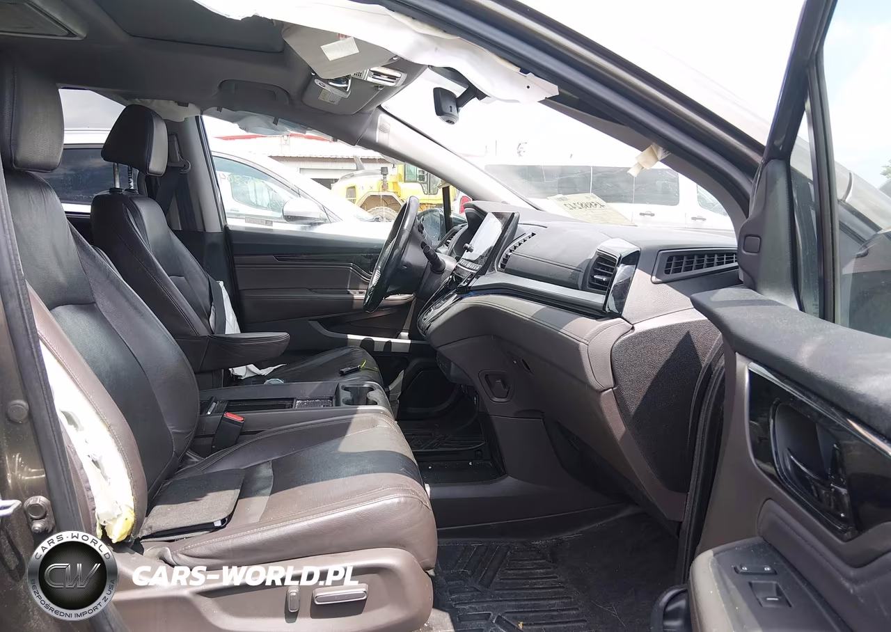 2018 Honda Odyssey Elite VIN:5FNRL6H94JB055011 - 5