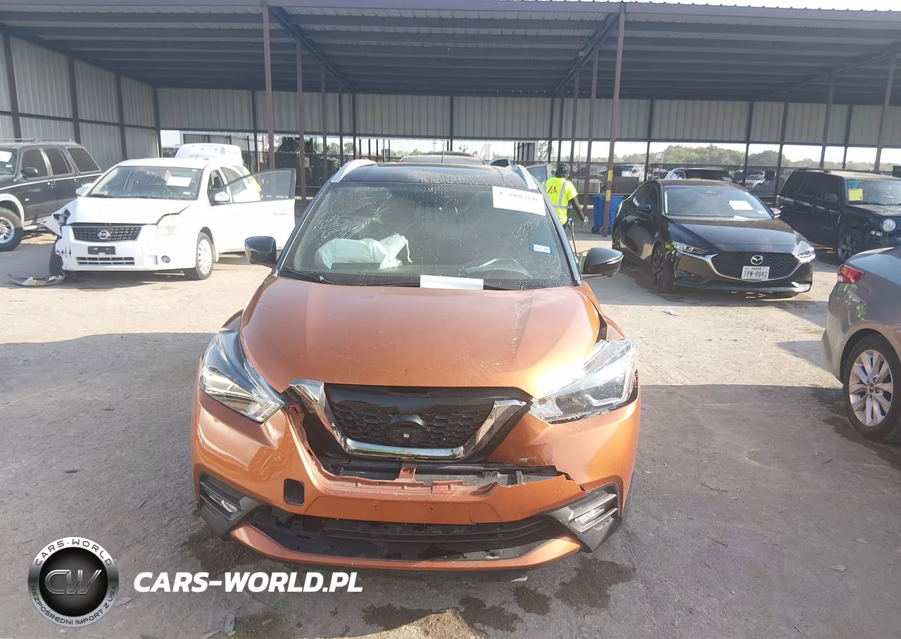 2018 Nissan Kicks Sr VIN:3N1CP5CU7JL543552 - 11