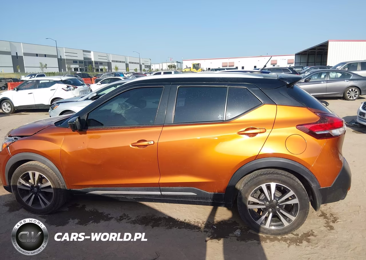 2018 Nissan Kicks Sr VIN:3N1CP5CU7JL543552 - 13