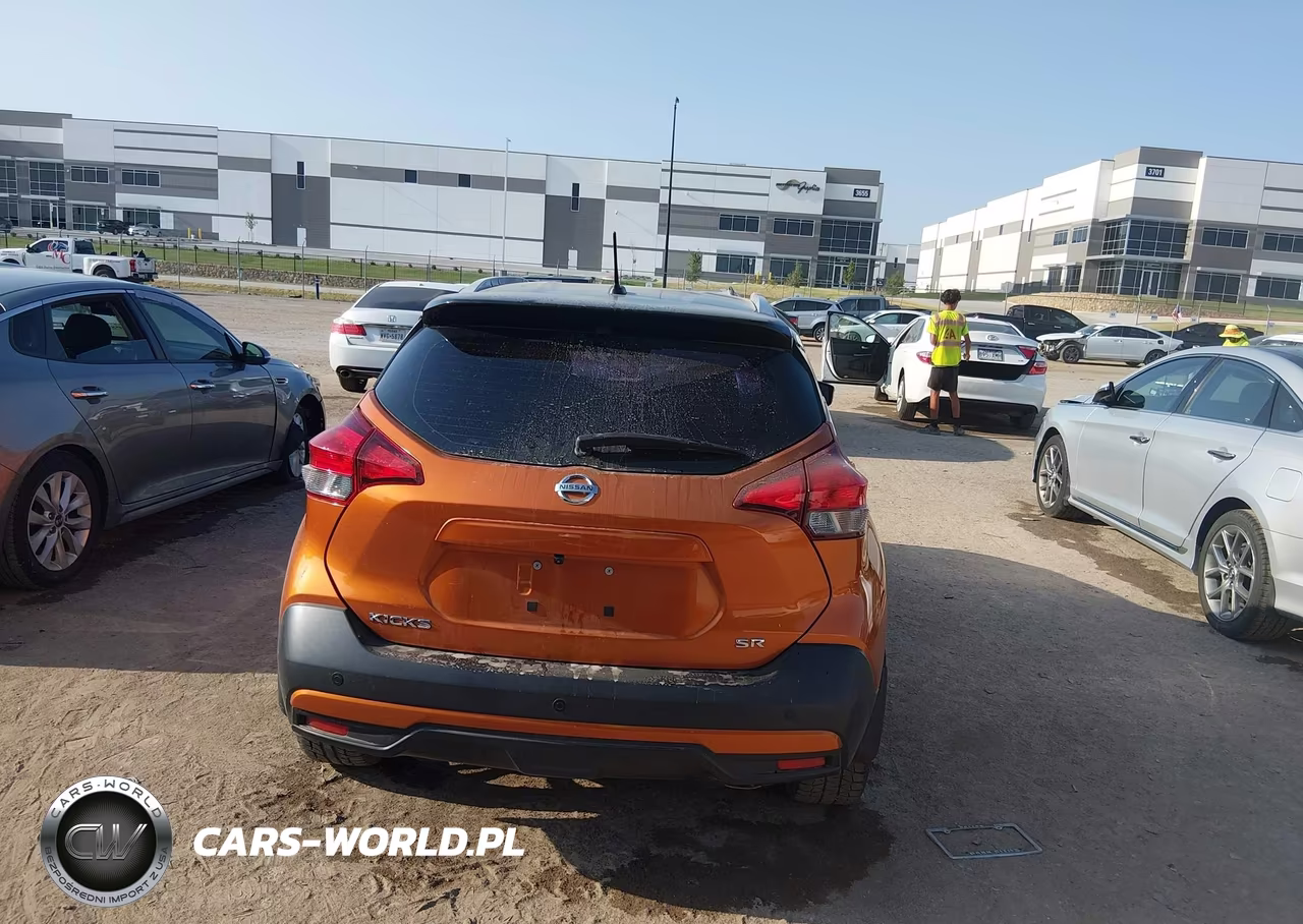 2018 Nissan Kicks Sr VIN:3N1CP5CU7JL543552 - 15
