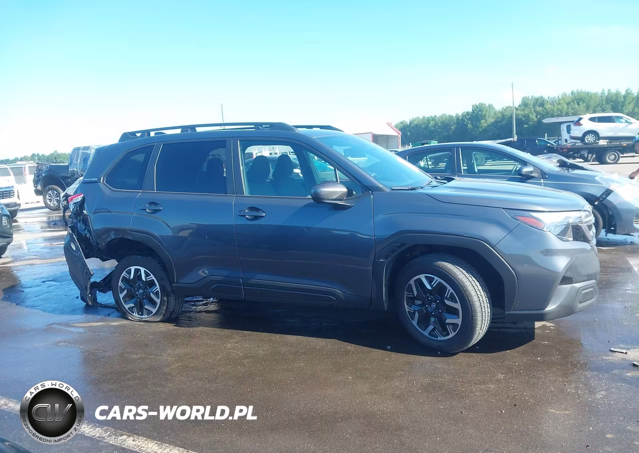 2025 Subaru Forester Premium VIN:JF2SLDDC8SH554064 - 13