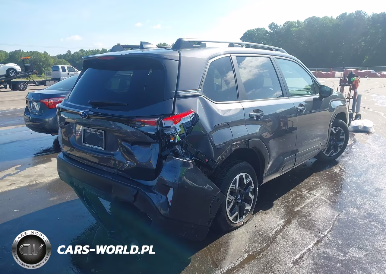 2025 Subaru Forester Premium VIN:JF2SLDDC8SH554064 - 4