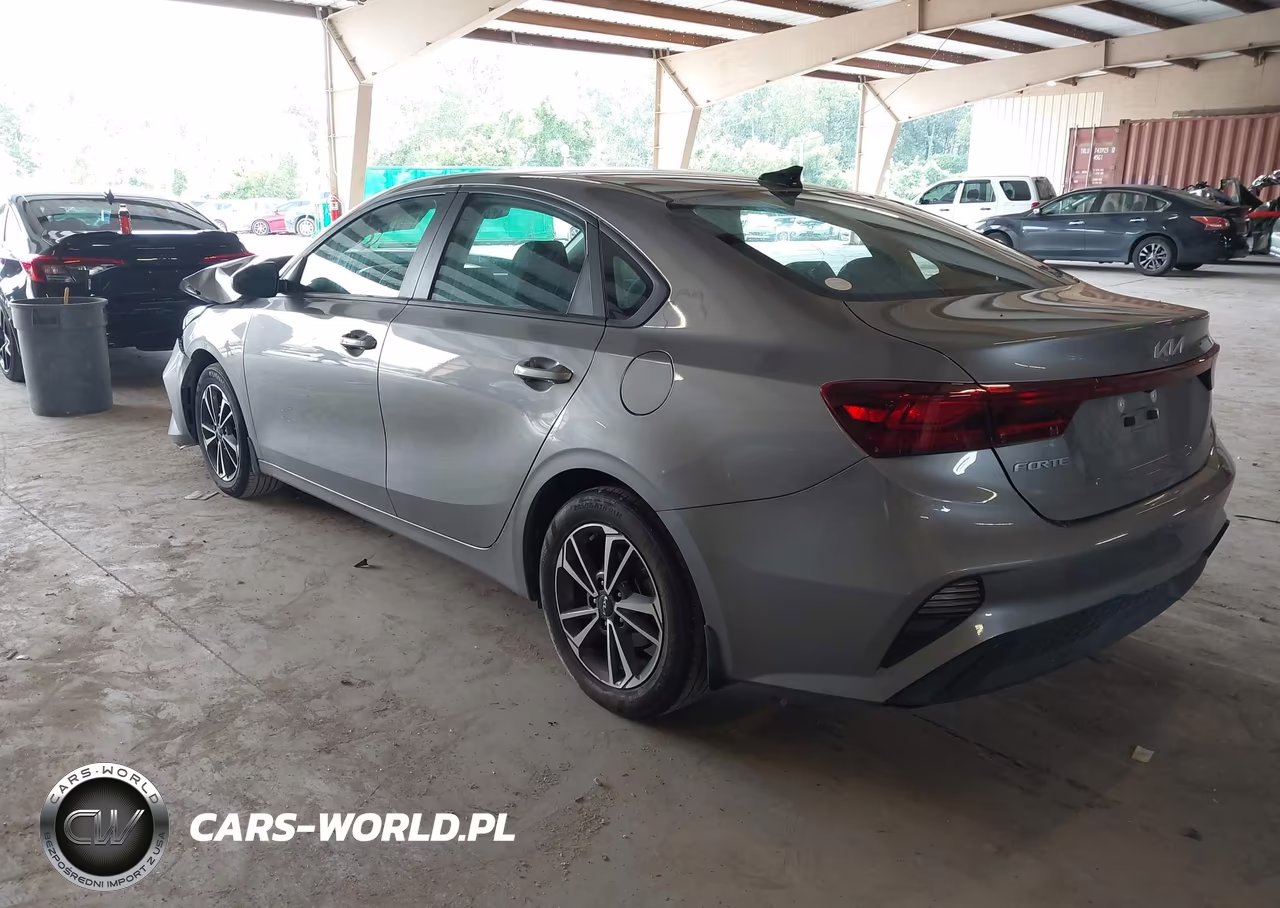 2024 Kia Forte Lxs VIN:3KPF24AD6RE825896 - 3