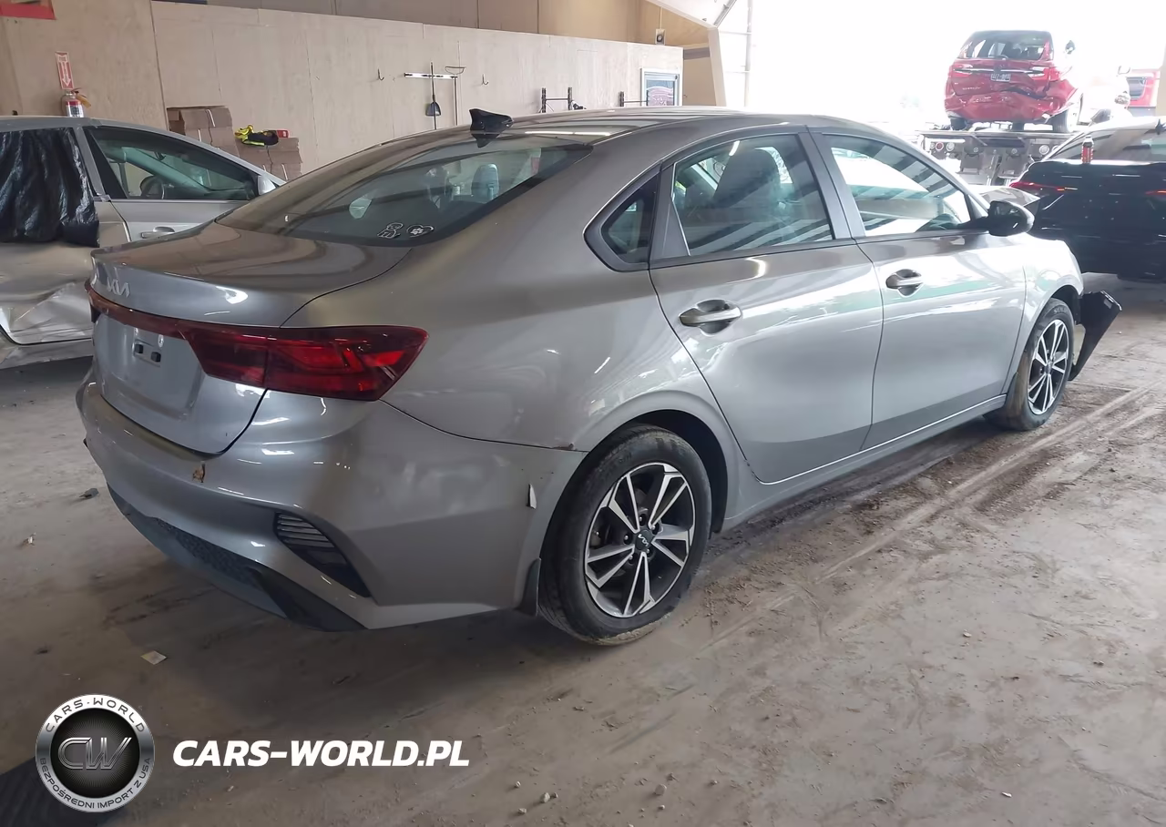 2024 Kia Forte Lxs VIN:3KPF24AD6RE825896 - 4