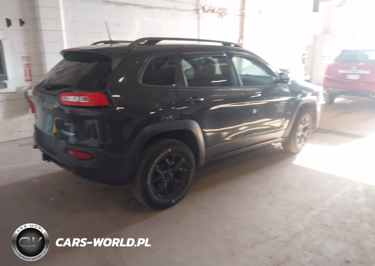2016 Jeep Cherokee Trailhawk VIN:1C4PJMBS2GW223195 - 4