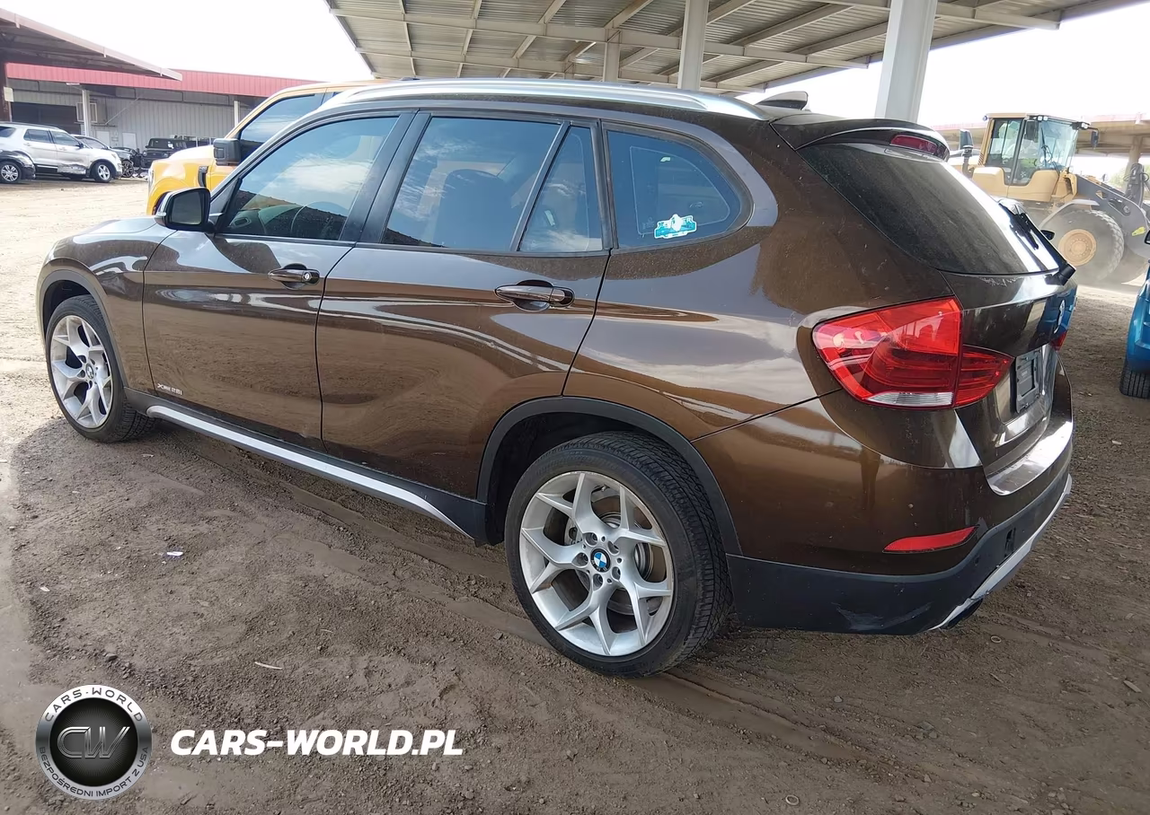 2014 BMW X1 xDrive28I VIN:WBAVL1C55EVY18616 - 3