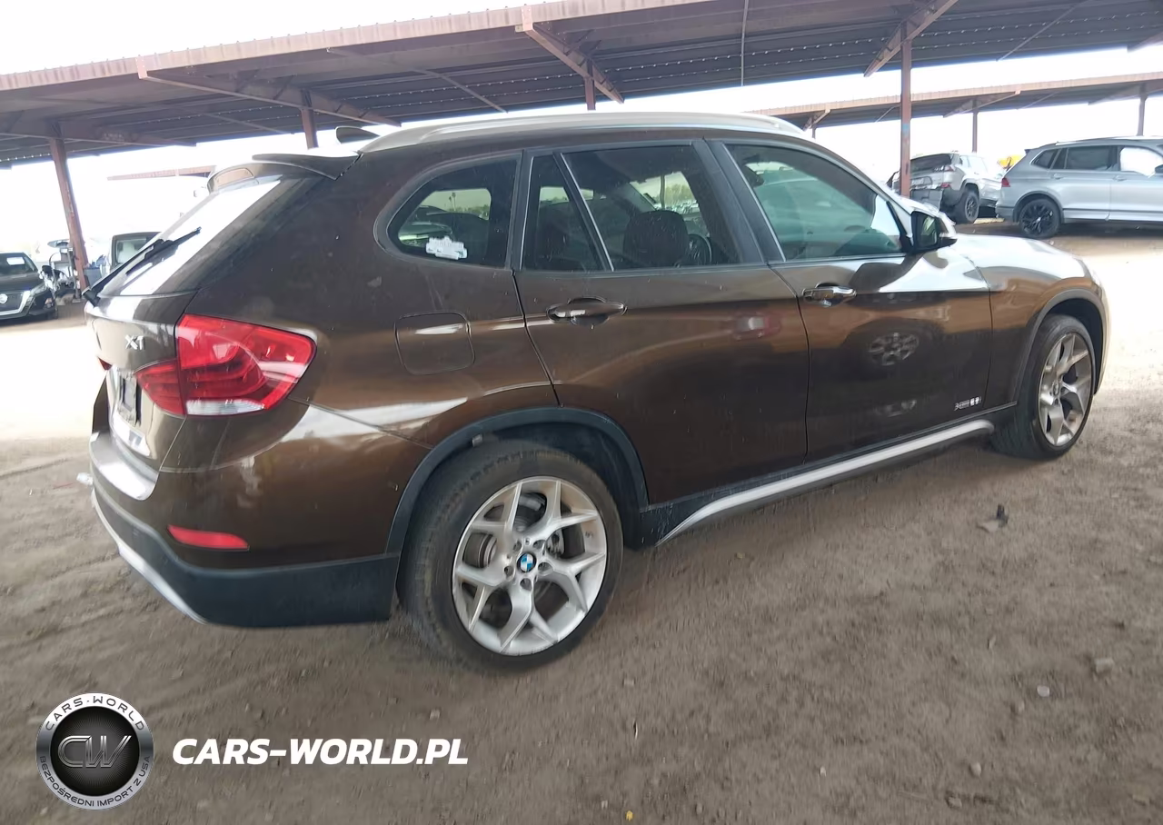 2014 BMW X1 xDrive28I VIN:WBAVL1C55EVY18616 - 4