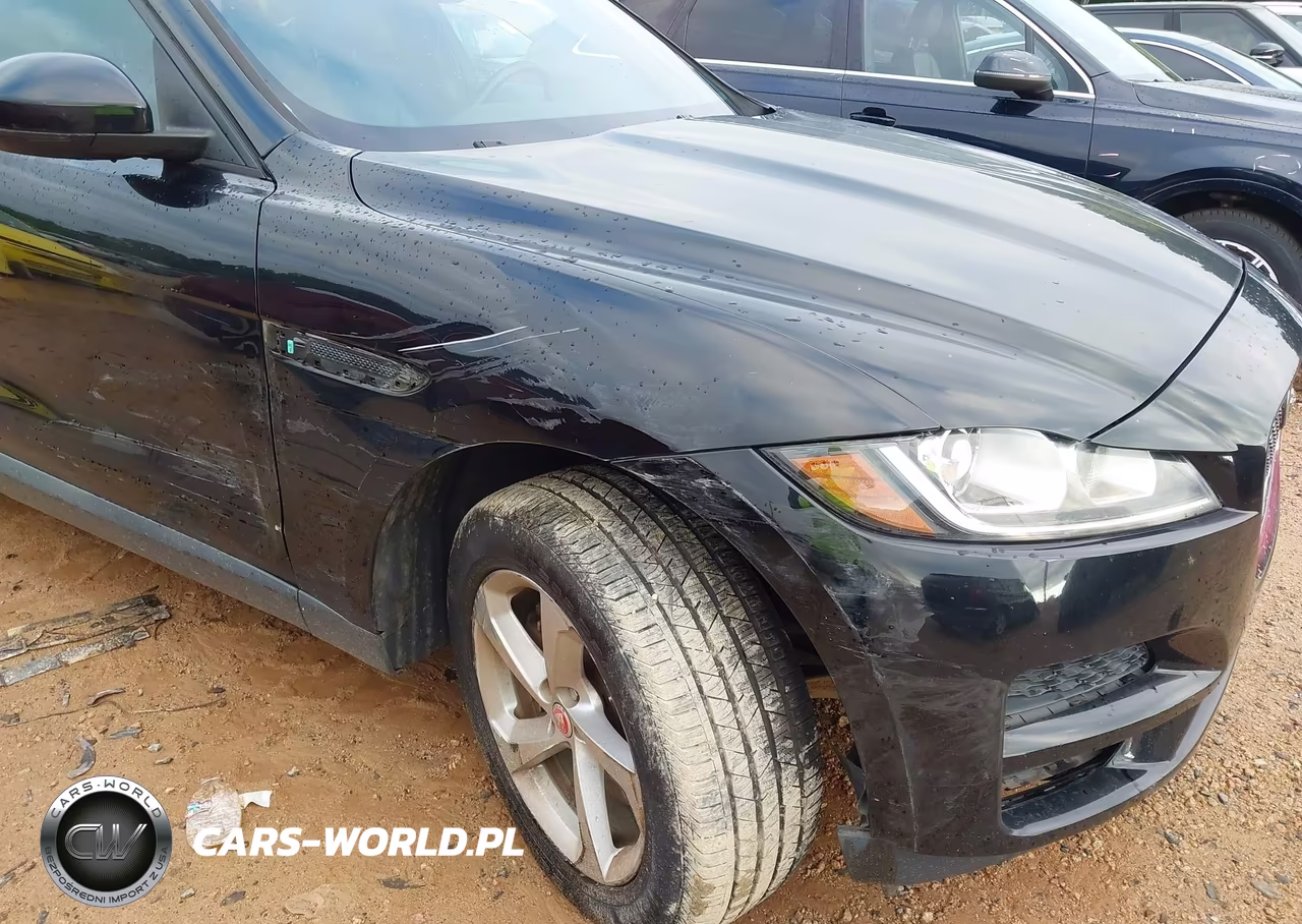 2017 Jaguar F-Pace 35T Premium VIN:SADCJ2BV6HA489366 - 6