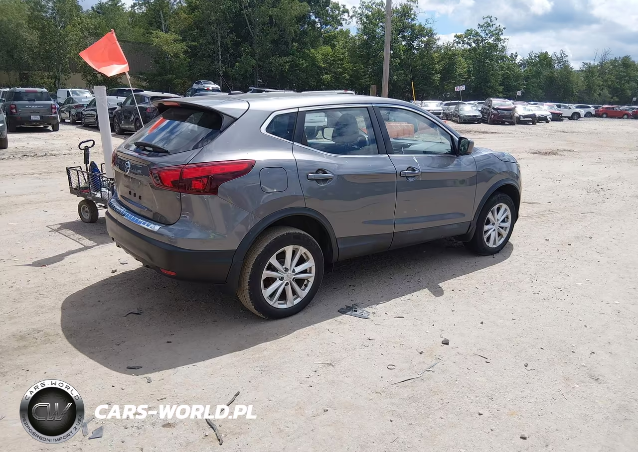 2017 Nissan Rogue Sport S VIN:JN1BJ1CP1HW033069 - 4