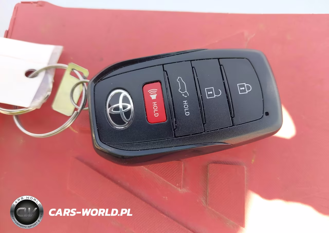 2026 Toyota Corolla Cross Xle VIN:7MUDAABG5TV178928 - 11