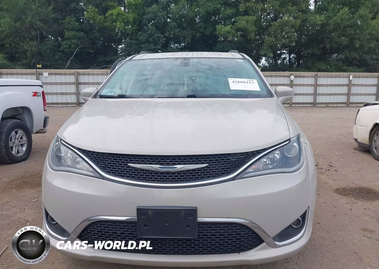 2017 Chrysler Pacifica Touring-L VIN:2C4RC1BG9HR661302 - 12