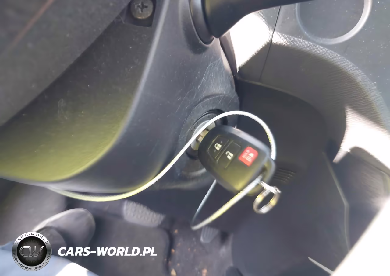 2012 Toyota Prius C Two VIN:JTDKDTB37C1009783 - 11