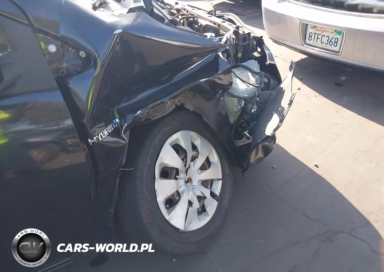 2012 Toyota Prius C Two VIN:JTDKDTB37C1009783 - 12