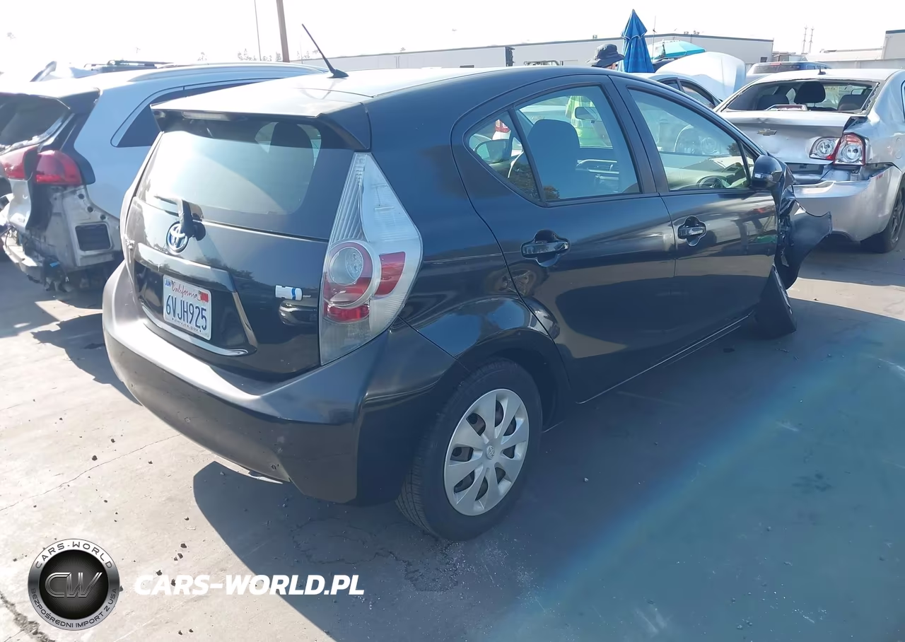 2012 Toyota Prius C Two VIN:JTDKDTB37C1009783 - 4
