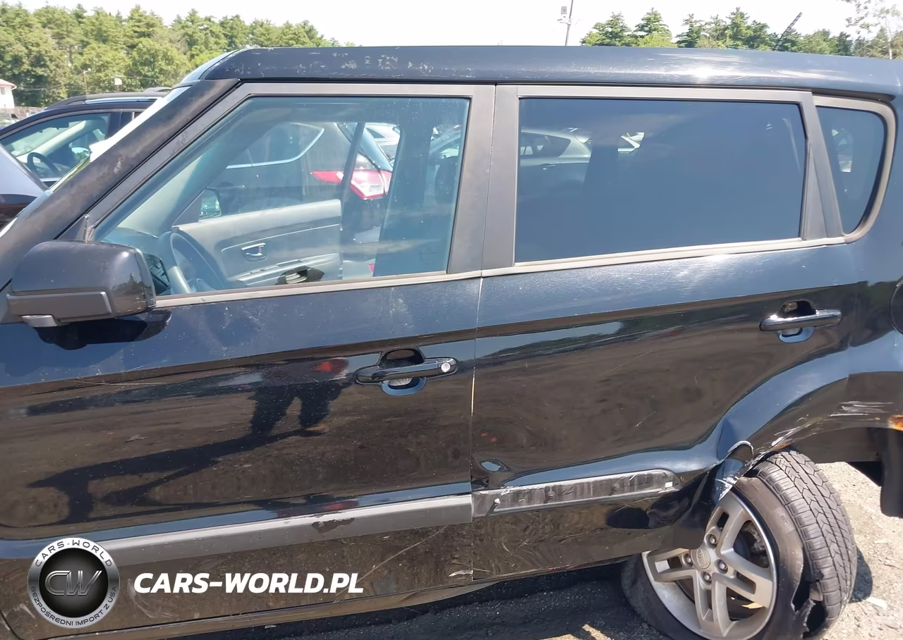 2011 Kia Soul + VIN:KNDJT2A24B7732892 - 9