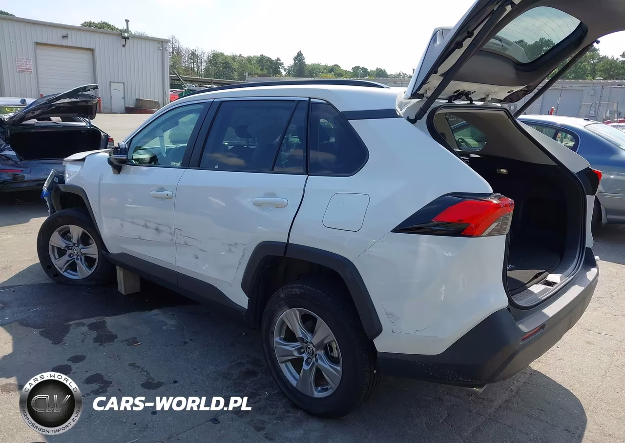 2025 Toyota Rav4 Xle VIN:2T3P1RFV2SW610435 - 3