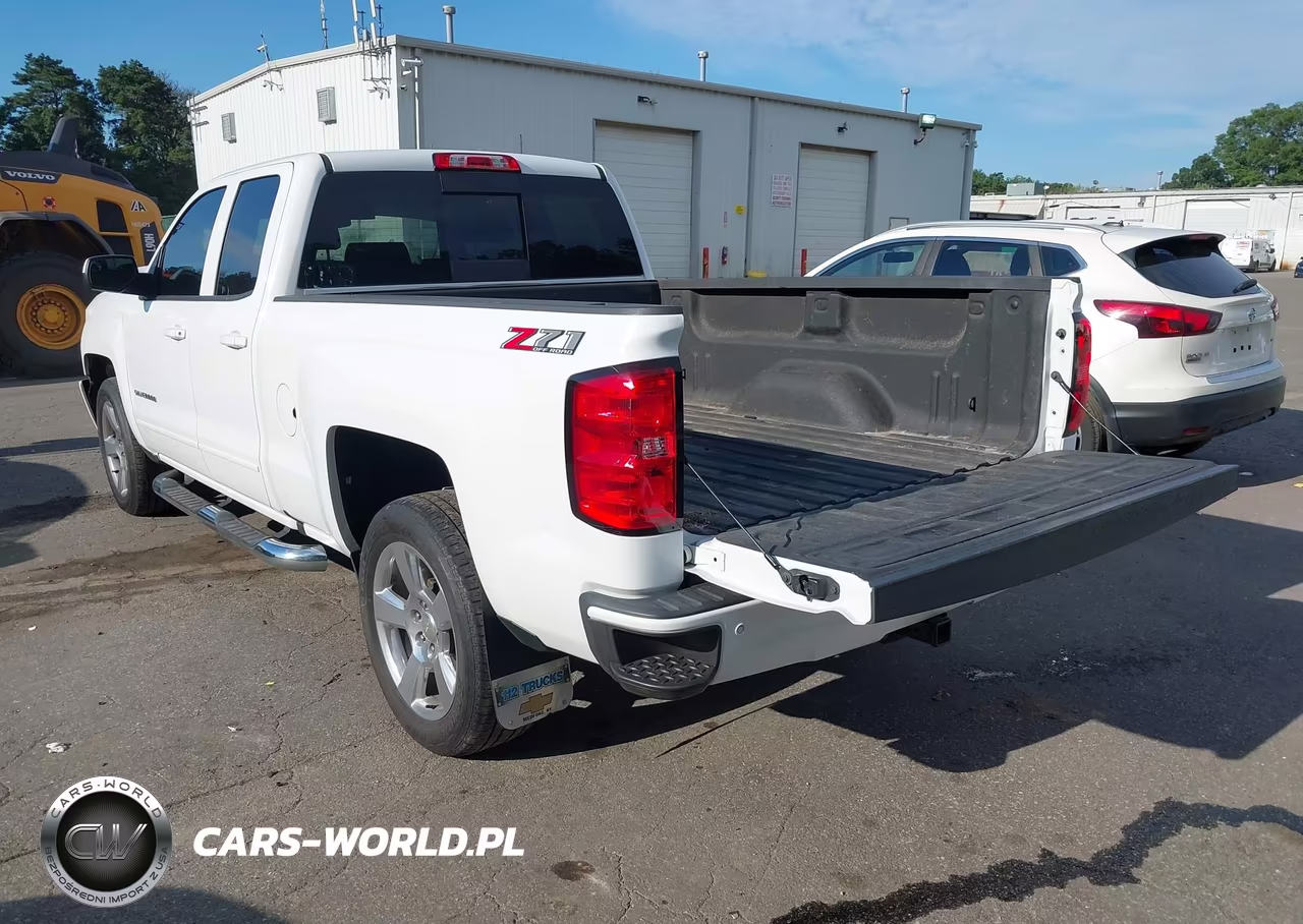 2018 Chevrolet Silverado 1500 2Lt VIN:1GCVKRECXJZ343337 - 3