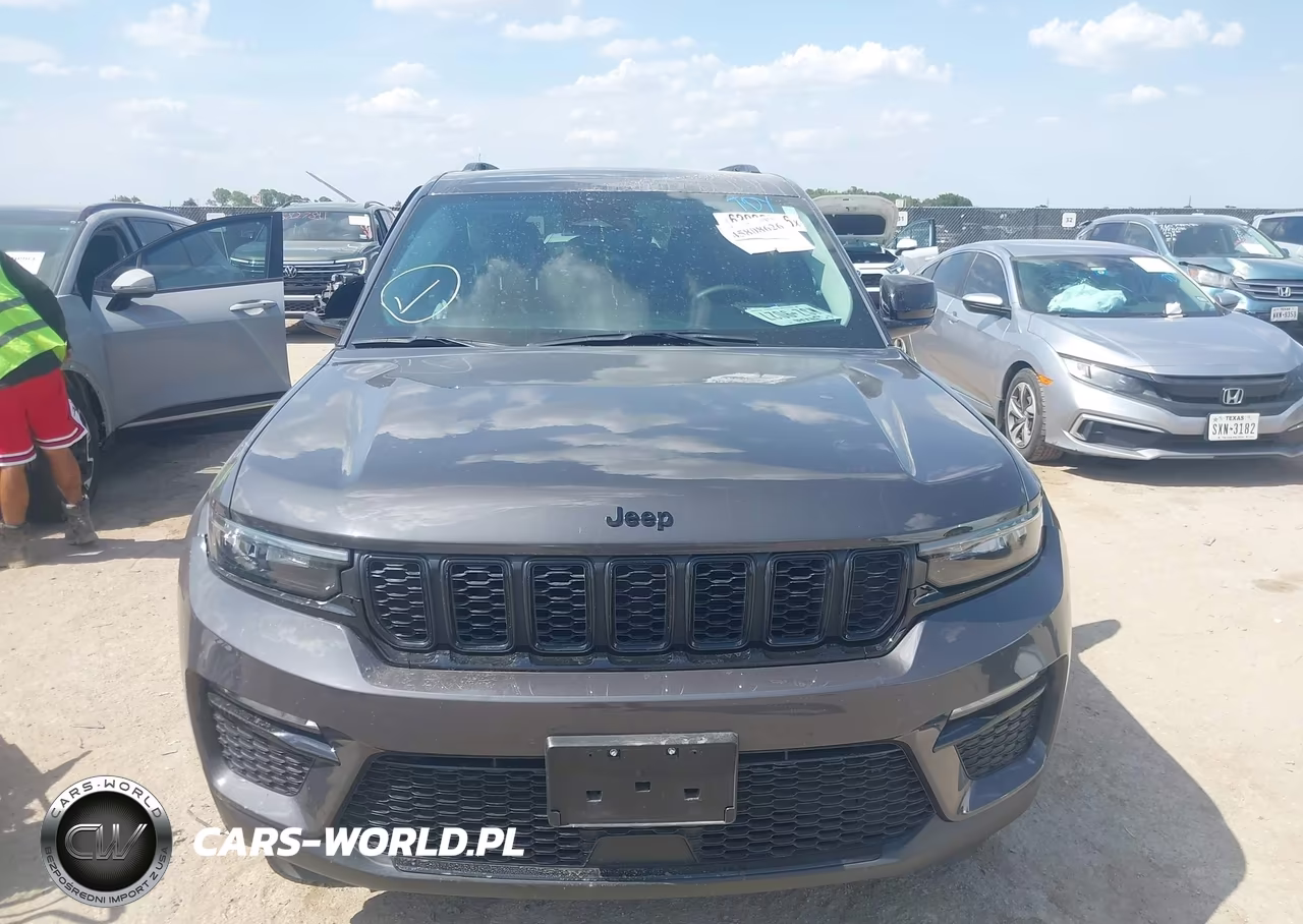2023 Jeep Grand Cherokee Limited VIN:1C4RJHBG0PC561949 - 12