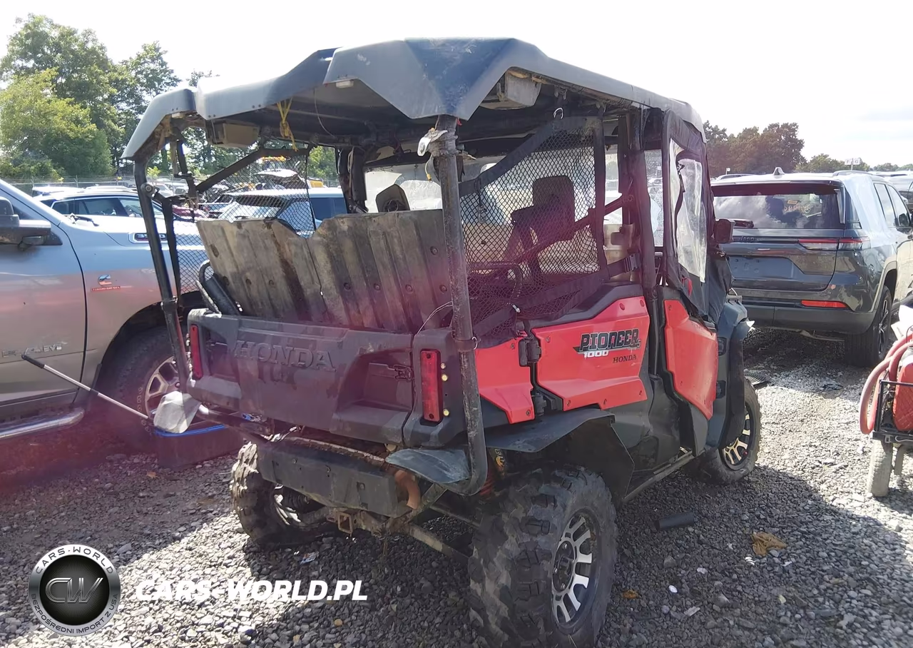 2018 Honda Sxs1000 M5 VIN:1HFVE0427J4202935 - 4