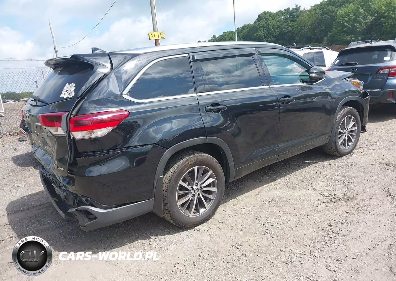 2017 Toyota Highlander Xle VIN:5TDJZRFH4HS375135 - 4