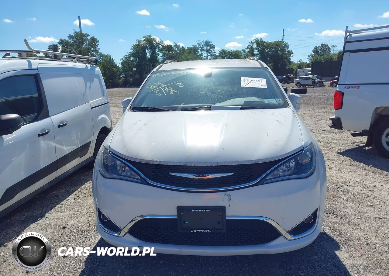 2019 Chrysler Pacifica Touring L VIN:2C4RC1BG0KR526751 - 11