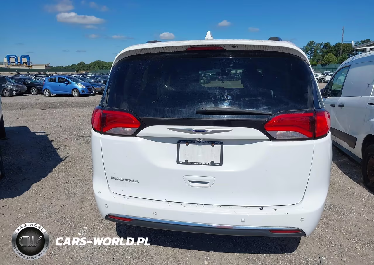 2019 Chrysler Pacifica Touring L VIN:2C4RC1BG0KR526751 - 15