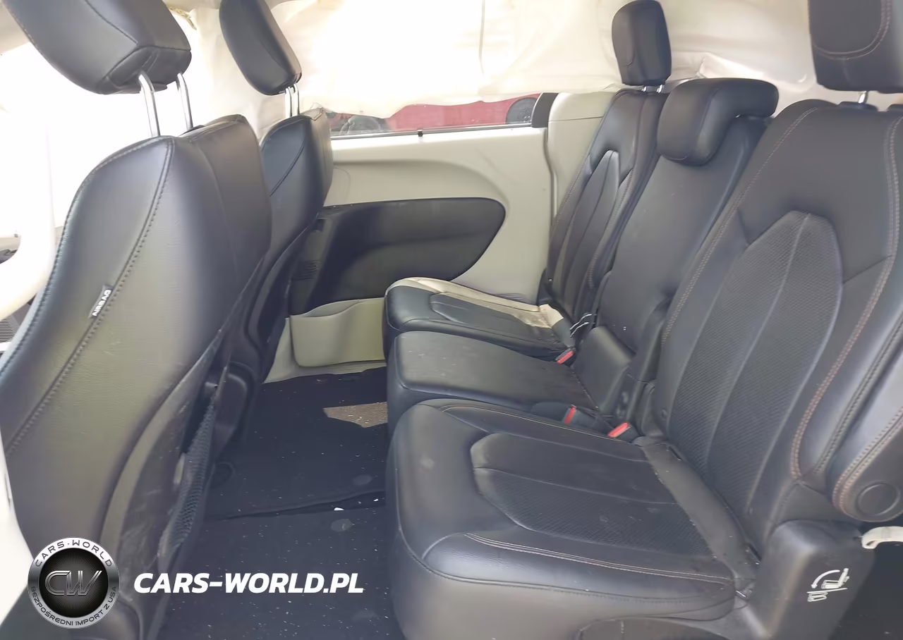 2019 Chrysler Pacifica Touring L VIN:2C4RC1BG0KR526751 - 7