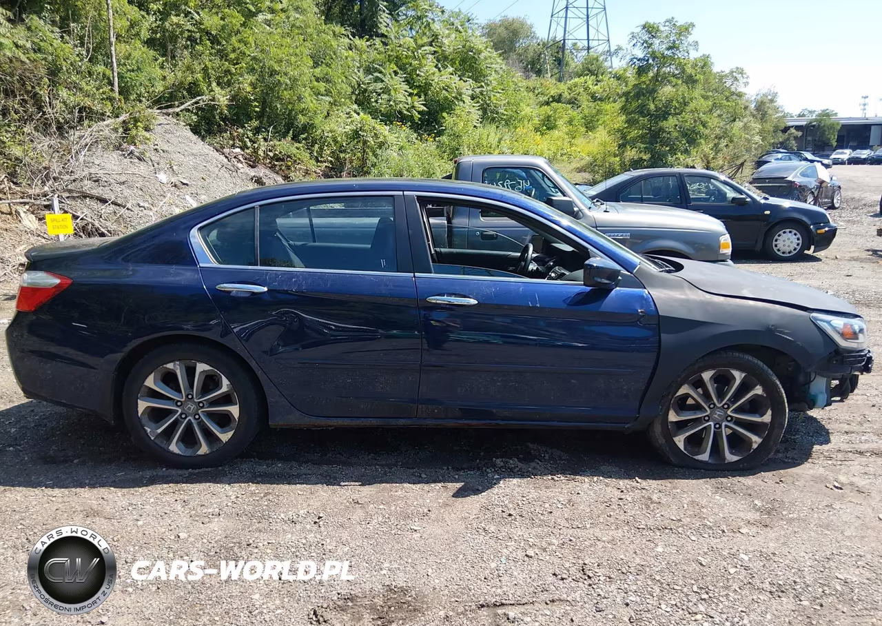 2015 Honda Accord Sport VIN:1HGCR2F54FA154068 - 13