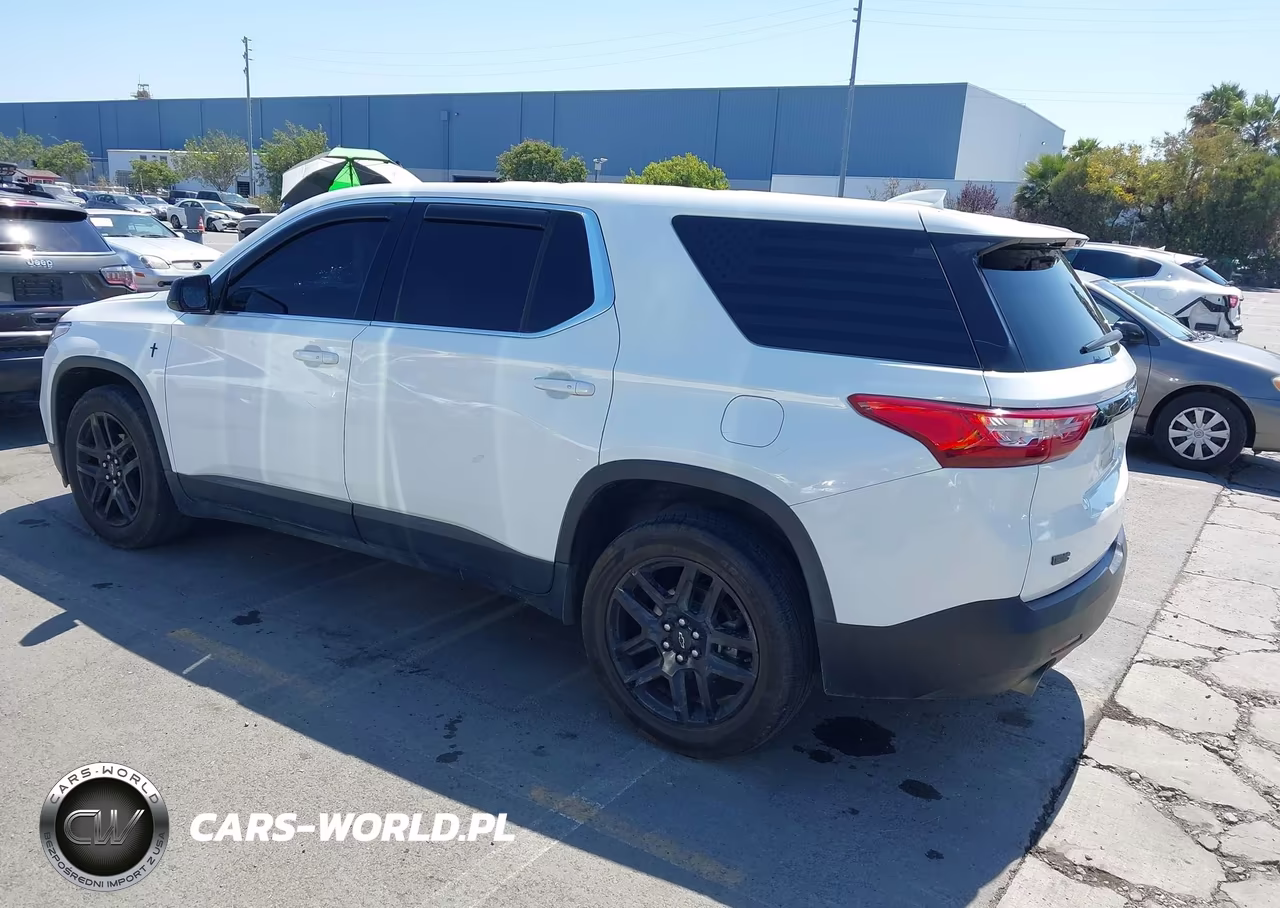 2019 Chevrolet Traverse Ls VIN:1GNERFKWXKJ182052 - 3