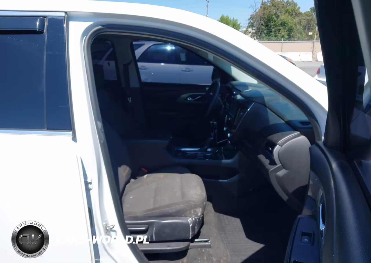 2019 Chevrolet Traverse Ls VIN:1GNERFKWXKJ182052 - 5