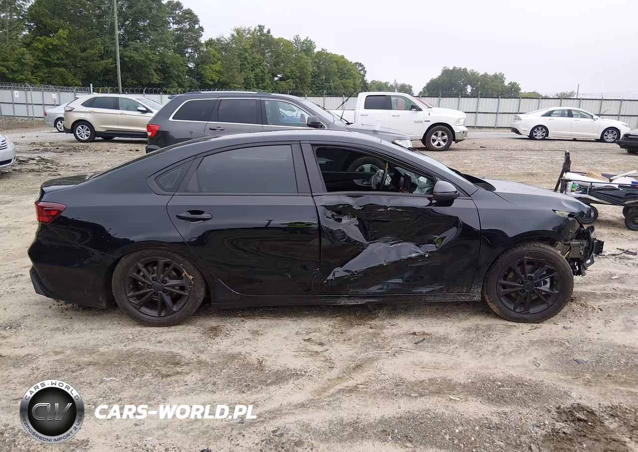 2024 Kia Forte Lxs VIN:3KPF24AD7RE760461 - 13
