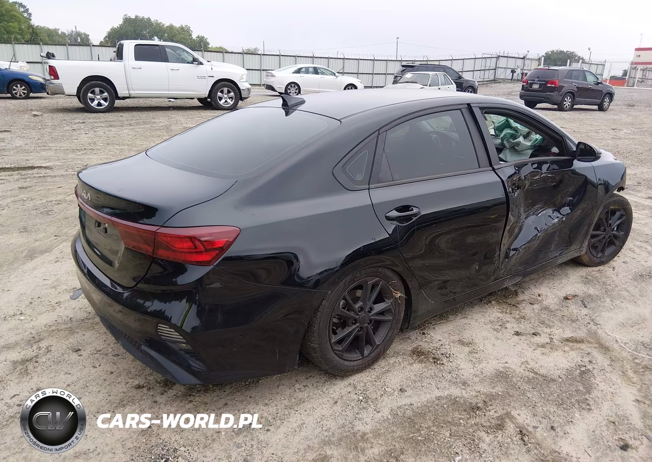 2024 Kia Forte Lxs VIN:3KPF24AD7RE760461 - 4