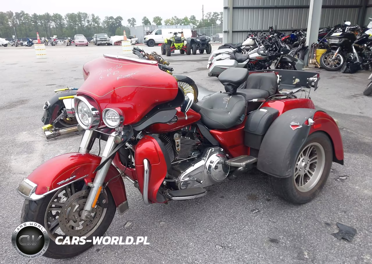2013 Harley-Davidson Flhtcutg Tri Glide Ultra Classic VIN:1HD1MAM14DB850045 - 2