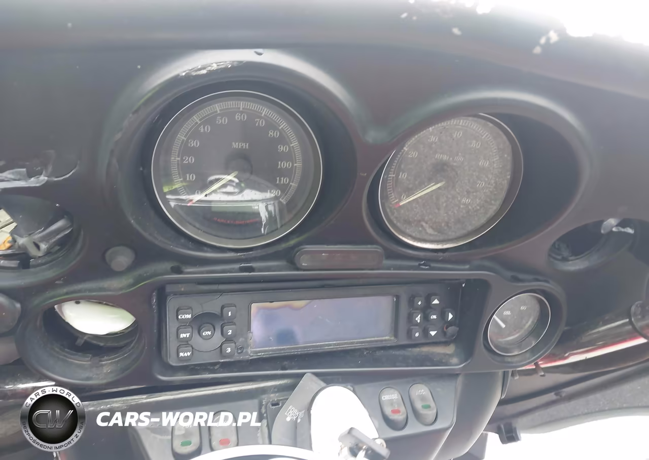 2013 Harley-Davidson Flhtcutg Tri Glide Ultra Classic VIN:1HD1MAM14DB850045 - 7