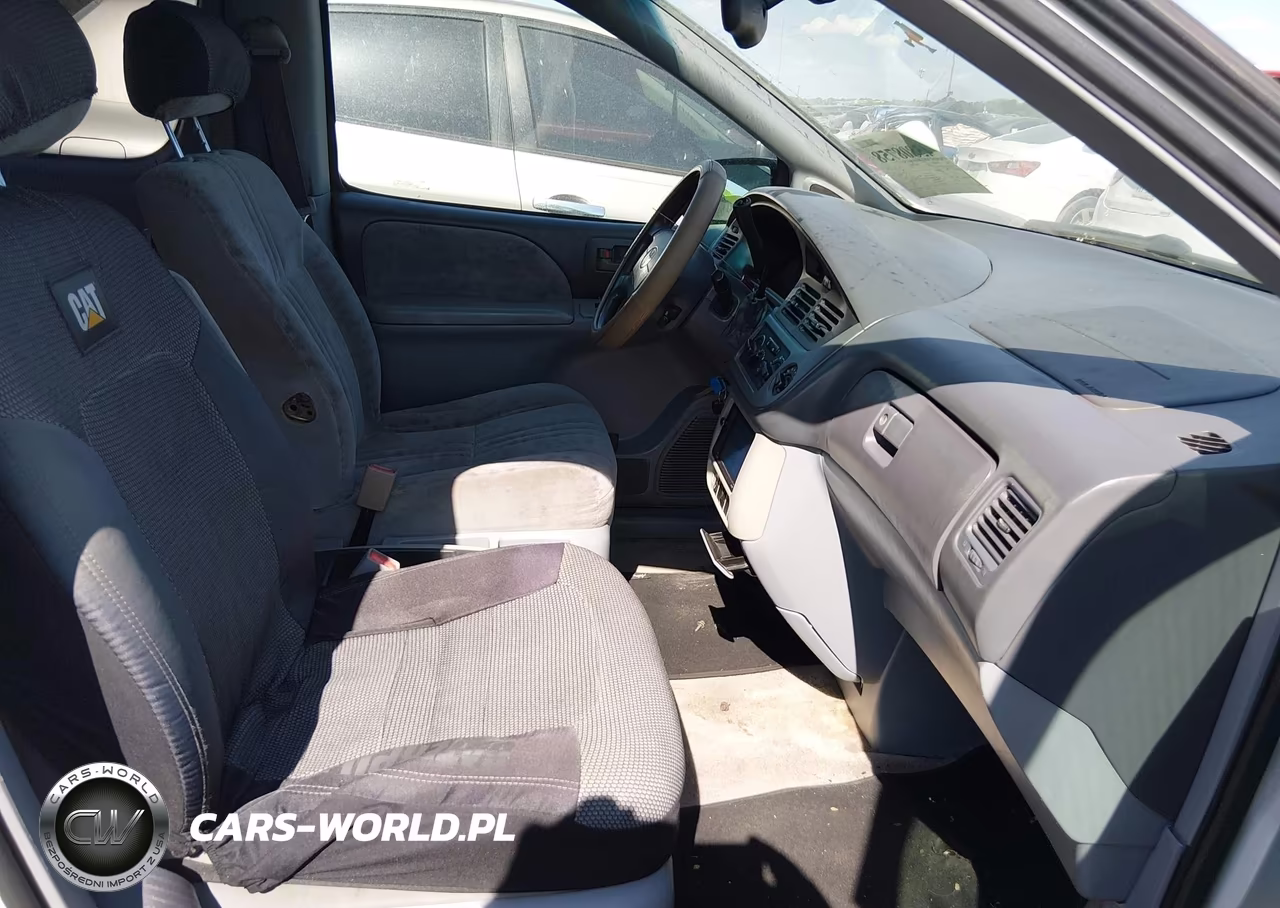 2001 Toyota Sienna Le VIN:4T3ZF13C21U379761 - 5
