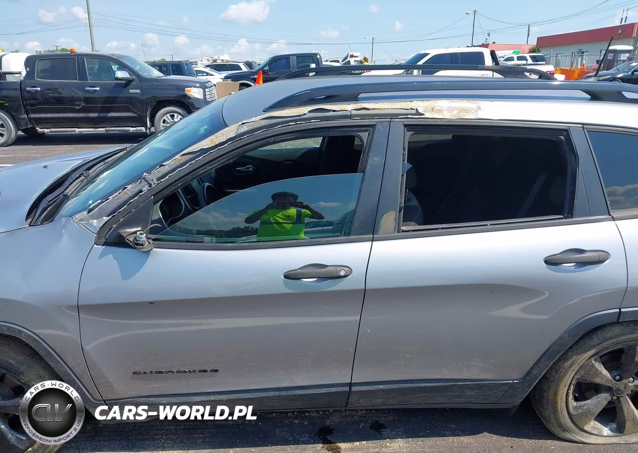 2017 Jeep Cherokee Altitude VIN:1C4PJLAB4HW652853 - 6