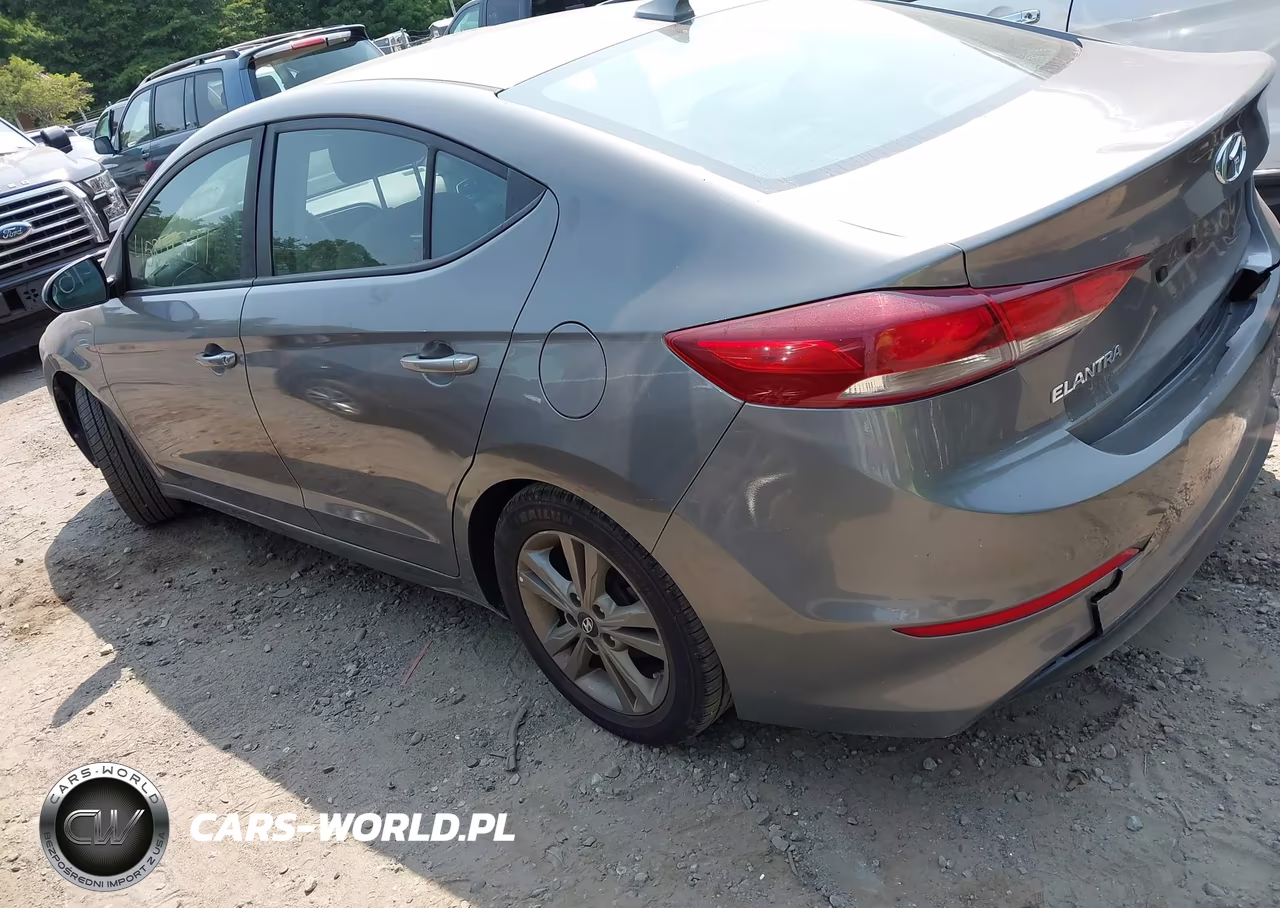 2018 Hyundai Elantra Sel VIN:5NPD84LF1JH311717 - 3