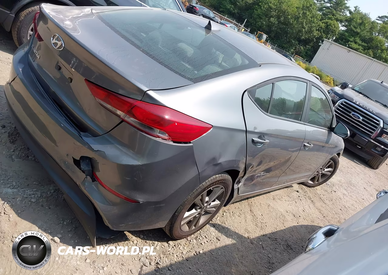 2018 Hyundai Elantra Sel VIN:5NPD84LF1JH311717 - 4