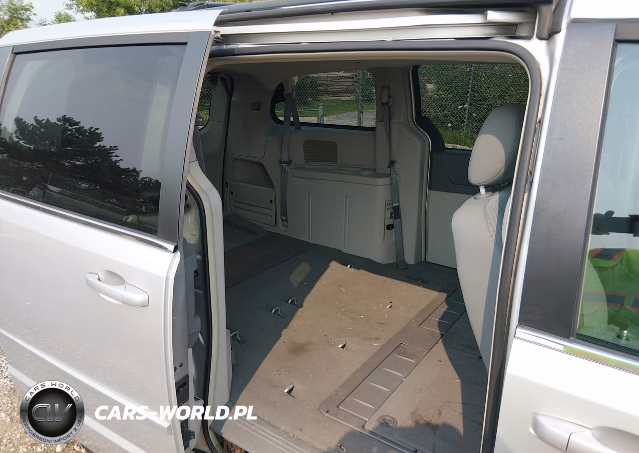 2008 Chrysler Town & Country Touring VIN:2A8HR54P98R828362 - 8
